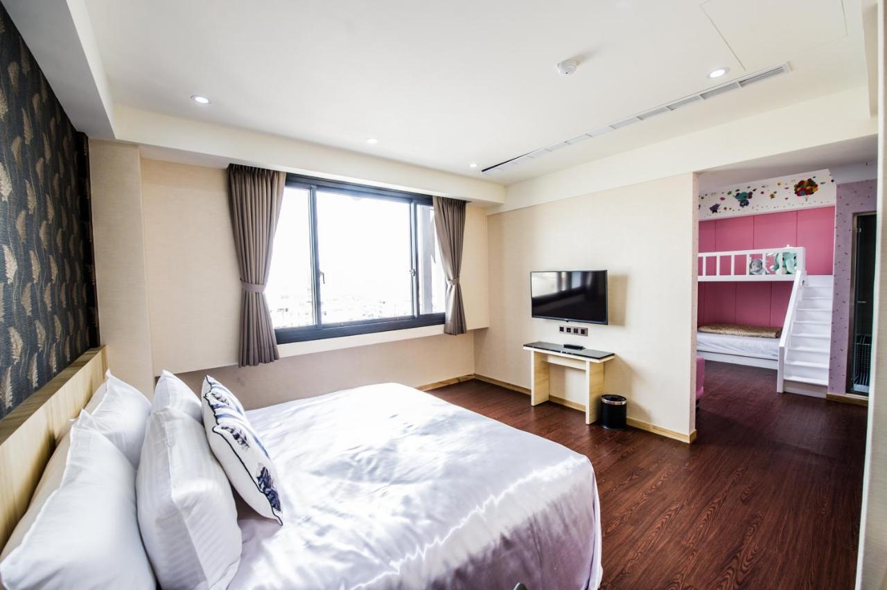 Red Hotel Yuanlin Extérieur photo