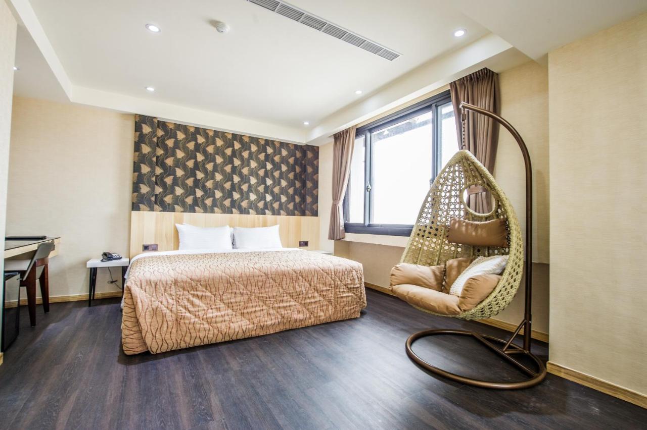 Red Hotel Yuanlin Extérieur photo