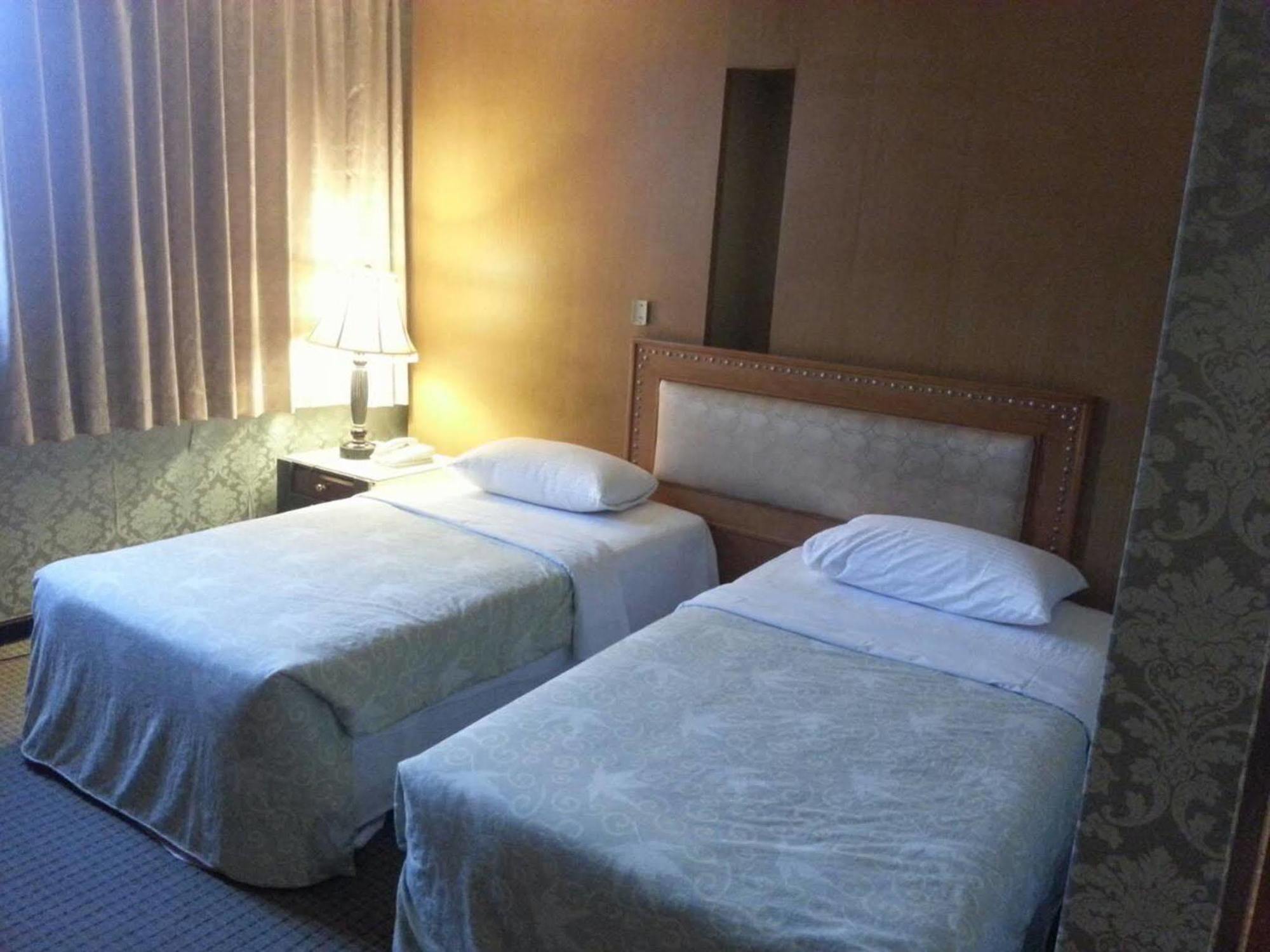 Red Hotel Yuanlin Extérieur photo